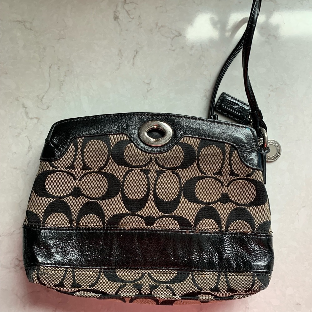 Coach large wristlet - Picture 2 of 3